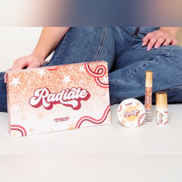 Amanda Pavillard Radiate Makeup Collection - Picture 7 of 10